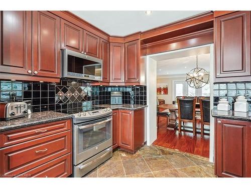 27 Southaven Place, Oakville, ON - Indoor Photo Showing Kitchen