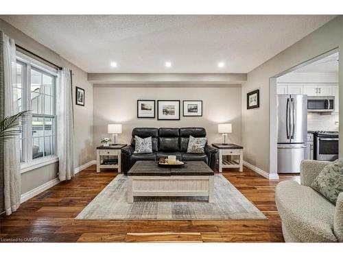 239 Jolliffe Avenue, Rockwood, ON - Indoor Photo Showing Living Room