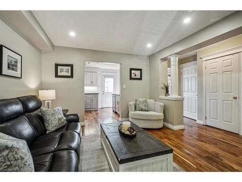 239 Jolliffe Avenue, Rockwood, ON - Indoor Photo Showing Living Room