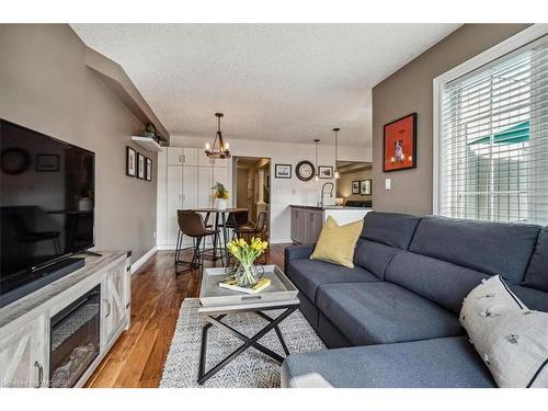 239 Jolliffe Avenue, Rockwood, ON - Indoor Photo Showing Living Room