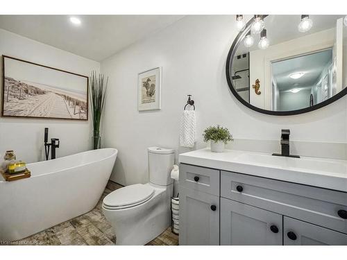 239 Jolliffe Avenue, Rockwood, ON - Indoor Photo Showing Bathroom