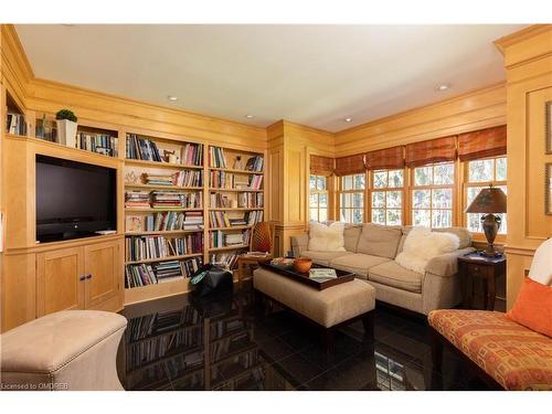 2055 Lakeshore Road E, Oakville, ON - Indoor Photo Showing Living Room