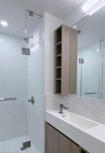 4901-319 Jarvis Street, Toronto, ON - Indoor Photo Showing Bathroom