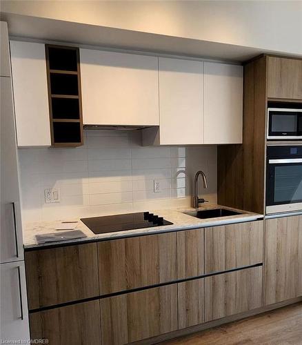 4901-319 Jarvis Street, Toronto, ON - Indoor Photo Showing Kitchen