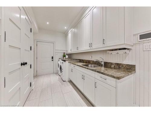 3293 Lakeshore Road, Burlington, ON - Indoor Photo Showing Kitchen