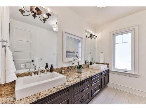 3293 Lakeshore Road, Burlington, ON - Indoor Photo Showing Bathroom