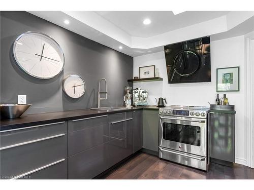 8-141 Welland Vale Road, St. Catharines, ON - Indoor Photo Showing Kitchen