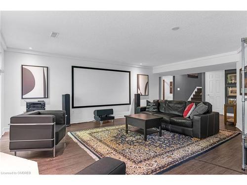 8-141 Welland Vale Road, St. Catharines, ON - Indoor Photo Showing Living Room