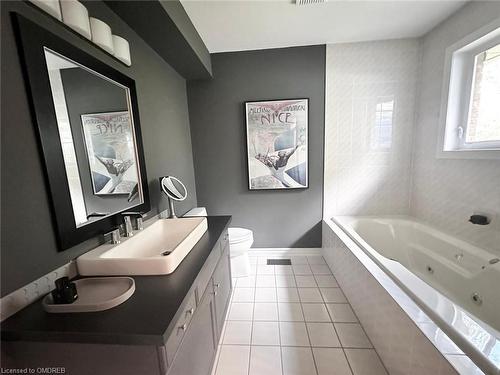 8-141 Welland Vale Road, St. Catharines, ON - Indoor Photo Showing Bathroom