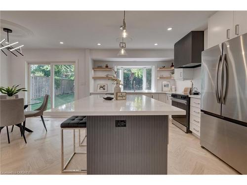 2435 Cyprus Avenue, Burlington, ON - Indoor Photo Showing Kitchen With Upgraded Kitchen