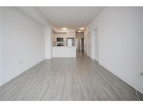 715-450 Dundas Street East, Hamilton, ON - Indoor Photo Showing Kitchen