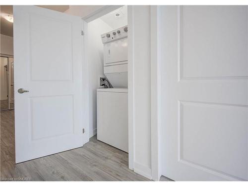 715-450 Dundas Street East, Hamilton, ON - Indoor Photo Showing Laundry Room