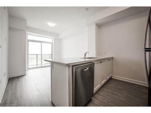 1108-470 Dundas Street East, Hamilton, ON - Indoor Photo Showing Kitchen