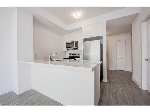 1108-470 Dundas Street East, Hamilton, ON - Indoor Photo Showing Kitchen