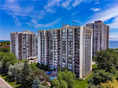 1402-2185 Marine Drive, Oakville, ON - Outdoor With Facade