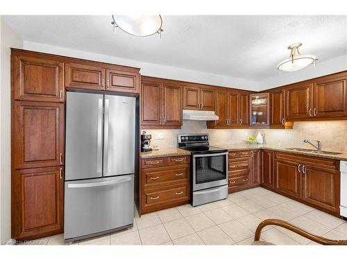 1402-2185 Marine Drive, Oakville, ON - Indoor Photo Showing Kitchen