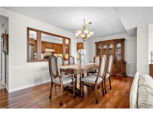 1402-2185 Marine Drive, Oakville, ON - Indoor Photo Showing Dining Room