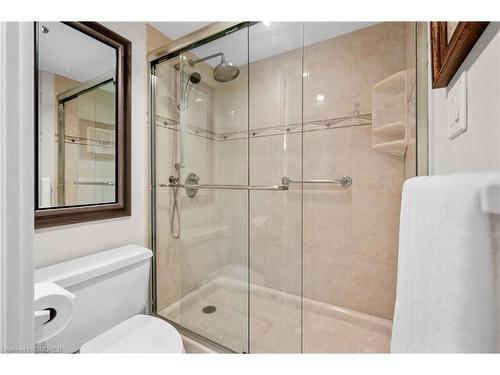 1402-2185 Marine Drive, Oakville, ON - Indoor Photo Showing Bathroom