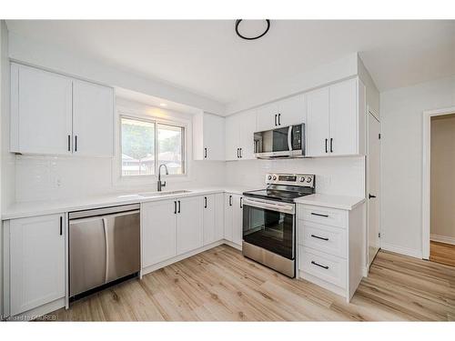 Main-38 Endfield Avenue, Hamilton, ON - Indoor Photo Showing Kitchen With Upgraded Kitchen