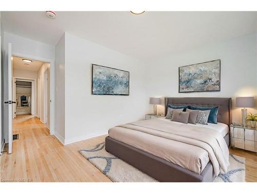 Main-38 Endfield Avenue, Hamilton, ON - Indoor Photo Showing Bedroom