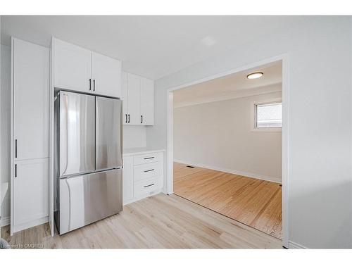 Main-38 Endfield Avenue, Hamilton, ON - Indoor Photo Showing Kitchen