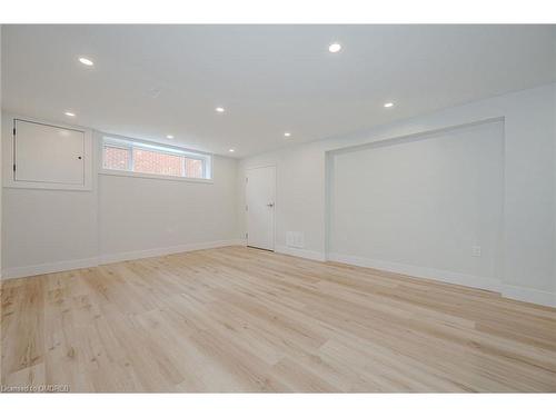 Lower-38 Endfield Avenue, Hamilton, ON - Indoor Photo Showing Other Room