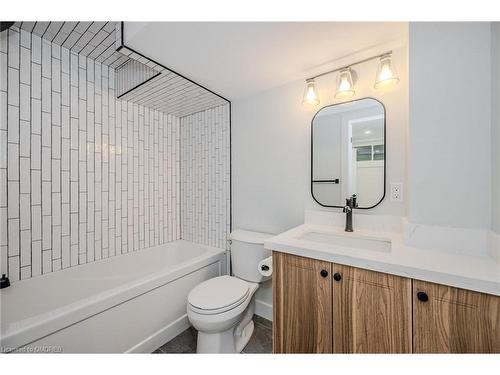 Lower-38 Endfield Avenue, Hamilton, ON - Indoor Photo Showing Bathroom