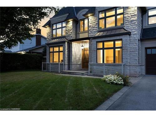 2209 Sloane Drive, Oakville, ON - Outdoor With Facade