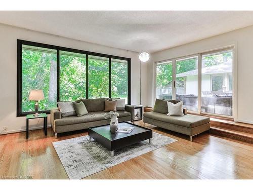 2225 Shardawn Mews, Mississauga, ON - Indoor Photo Showing Living Room