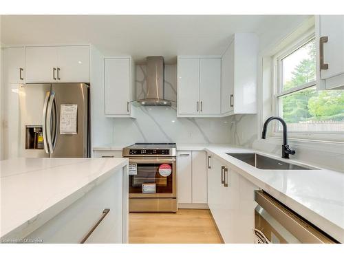 2055 Leighland Road, Burlington, ON - Indoor Photo Showing Kitchen With Upgraded Kitchen