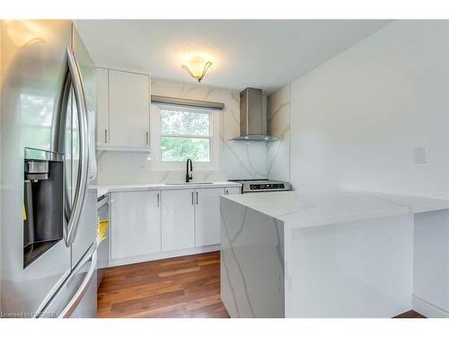 2055 Leighland Road, Burlington, ON - Indoor Photo Showing Kitchen With Upgraded Kitchen