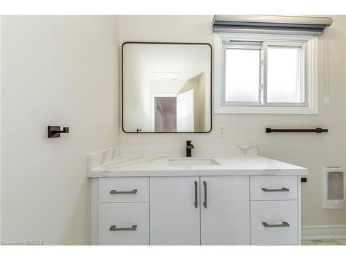 2055 Leighland Road, Burlington, ON - Indoor Photo Showing Bathroom