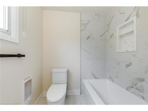 2055 Leighland Road, Burlington, ON - Indoor Photo Showing Bathroom