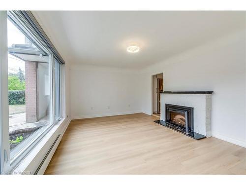 2055 Leighland Road, Burlington, ON - Indoor Photo Showing Living Room With Fireplace