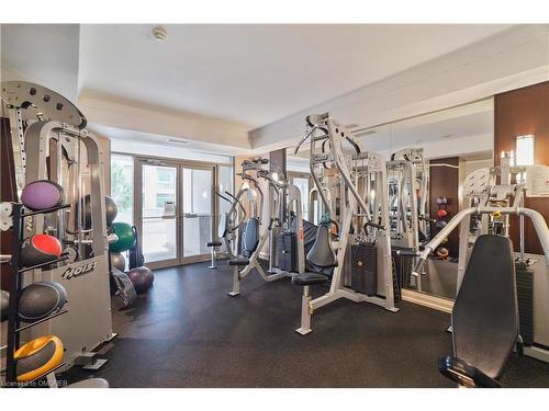 304-68 Yorkville Avenue, Toronto, ON - Indoor Photo Showing Gym Room