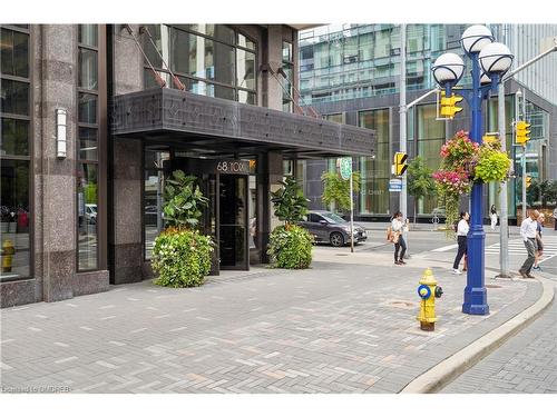 304-68 Yorkville Avenue, Toronto, ON - Outdoor With Facade