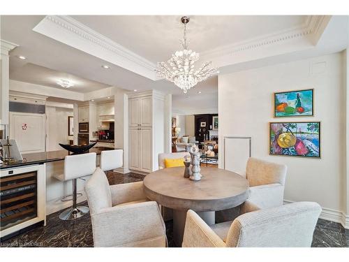 304-68 Yorkville Avenue, Toronto, ON - Indoor Photo Showing Dining Room