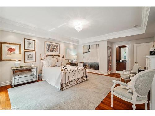 304-68 Yorkville Avenue, Toronto, ON - Indoor Photo Showing Bedroom