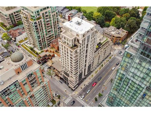 304-68 Yorkville Avenue, Toronto, ON - 