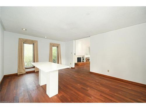 68 Barringham Drive, Oakville, ON - Indoor Photo Showing Other Room