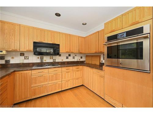 68 Barringham Drive, Oakville, ON - Indoor Photo Showing Kitchen