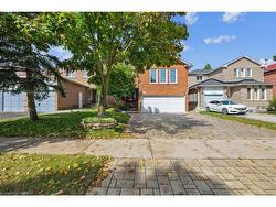 7433 Doverwood Drive  Mississauga, ON L5N 6N3