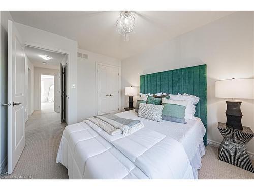 20-6 Chestnut Drive Avenue, Grimsby, ON - Indoor Photo Showing Bedroom