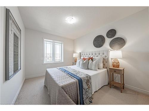 6 Chestnut Drive Avenue, Grimsby, ON - Indoor Photo Showing Bedroom