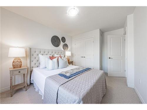 20-6 Chestnut Drive Avenue, Grimsby, ON - Indoor Photo Showing Bedroom