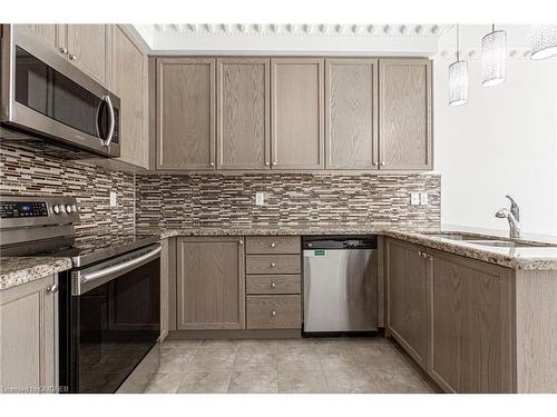 3078 Janice Drive, Oakville, ON - Indoor Photo Showing Kitchen With Double Sink With Upgraded Kitchen