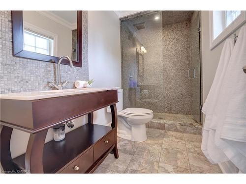 134 Westside Drive, Oakville, ON - Indoor Photo Showing Bathroom