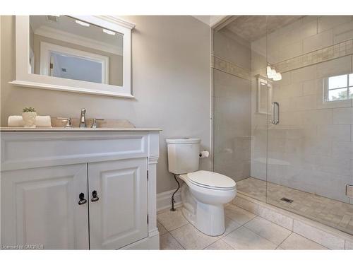 134 Westside Drive, Oakville, ON - Indoor Photo Showing Bathroom