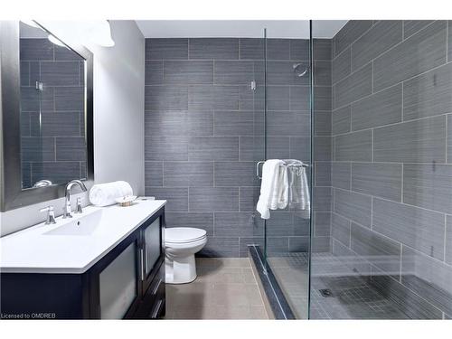 134 Westside Drive, Oakville, ON - Indoor Photo Showing Bathroom