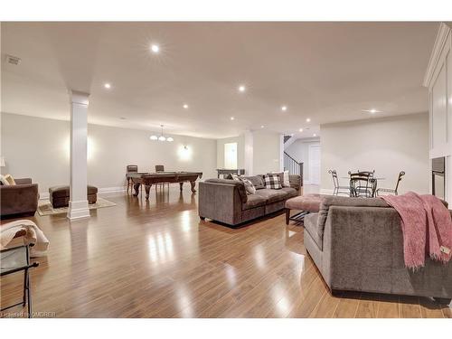 134 Westside Drive, Oakville, ON - Indoor Photo Showing Living Room